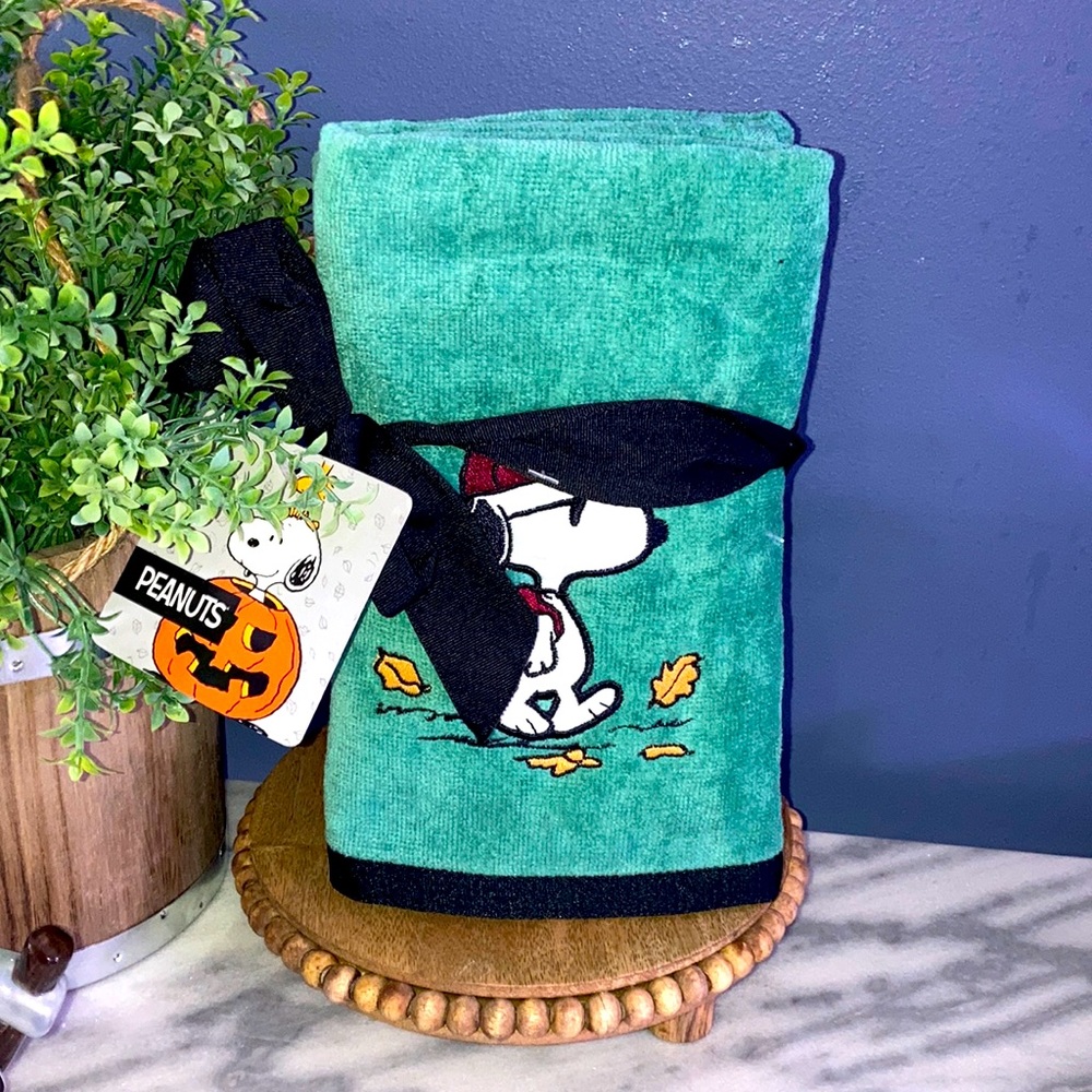 Snoopy peanuts fall thanksgiving hand towels